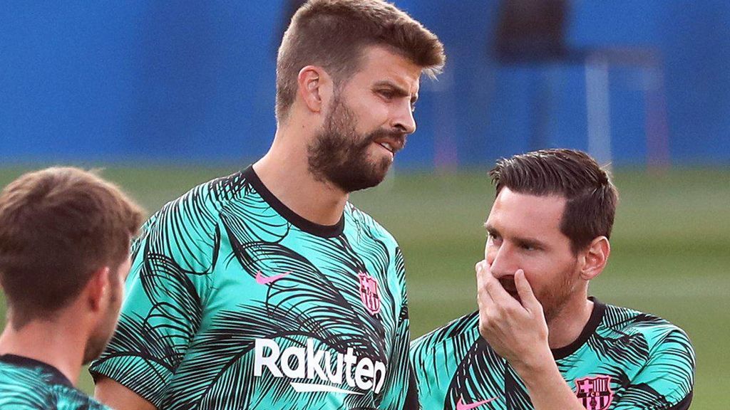 El vestuario del Barça no se fía de Bartomeu: los jugadores contratan a un abogado para negociar la rebaja salarial y podrían denunciar al club El vestuario del Barça no se fía de Bartomeu: los jugadores contratan a un abogado para negociar la rebaja salarial y podrían denunciar al club