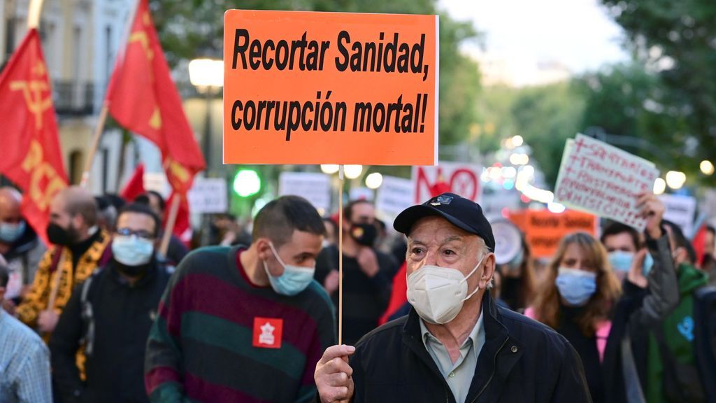 Centenares de personas marchan en Madrid contra la privatización de la sanidad