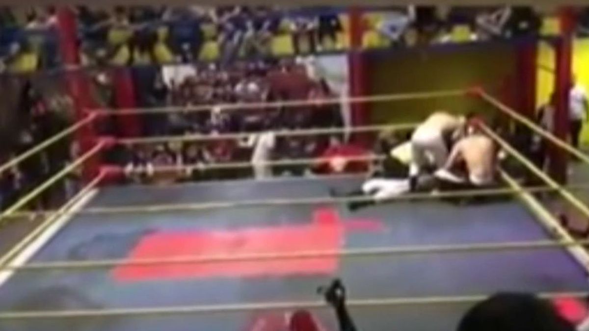 Muere un luchador de wrestling en pleno combate en México: 'El Príncipe Aéreo' sufrió un infarto
