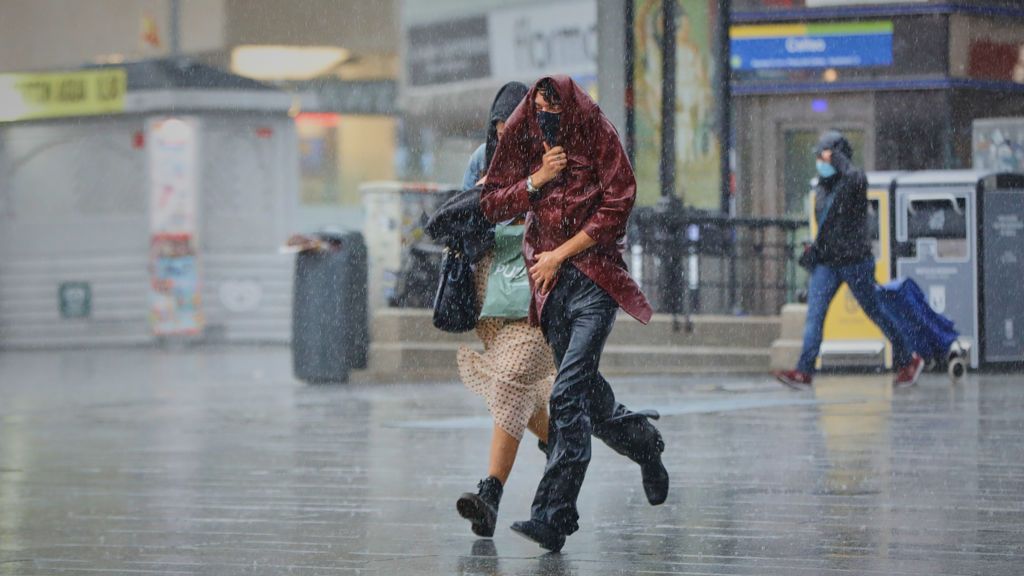 El temporal que entra mañana a la península generará la borrasca "Bárbara" El temporal que entra mañana a la península generará la borrasca "Bárbara"