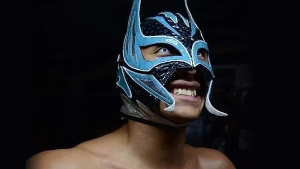 Un luchador de lucha libre fallece en pleno combate tras recibir una serie de golpes en el pecho Un luchador de lucha libre fallece en pleno combate tras recibir una serie de golpes en el pecho