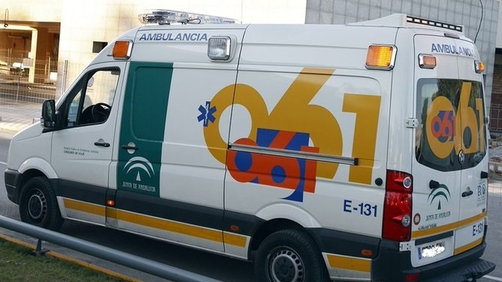 Mueren dos menores en un accidente entre un coche y una moto en Almería