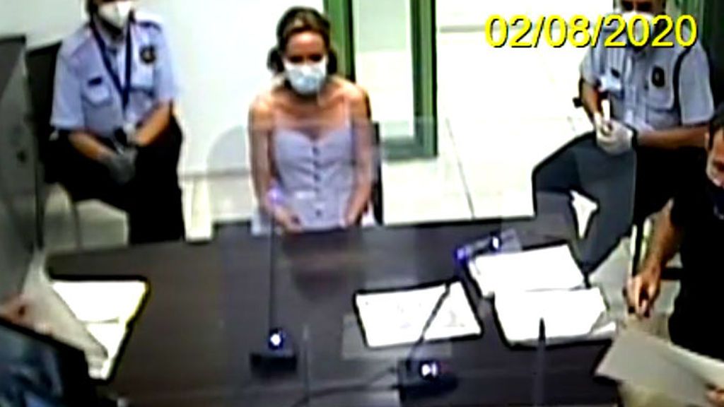 Ángela Dobrowolski, declarando ante el juez por el caso Mainat