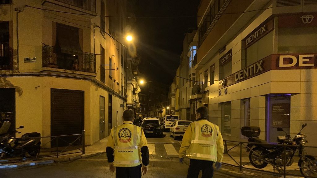 Las imágenes de un terrible asesinato en Usera en plena calle