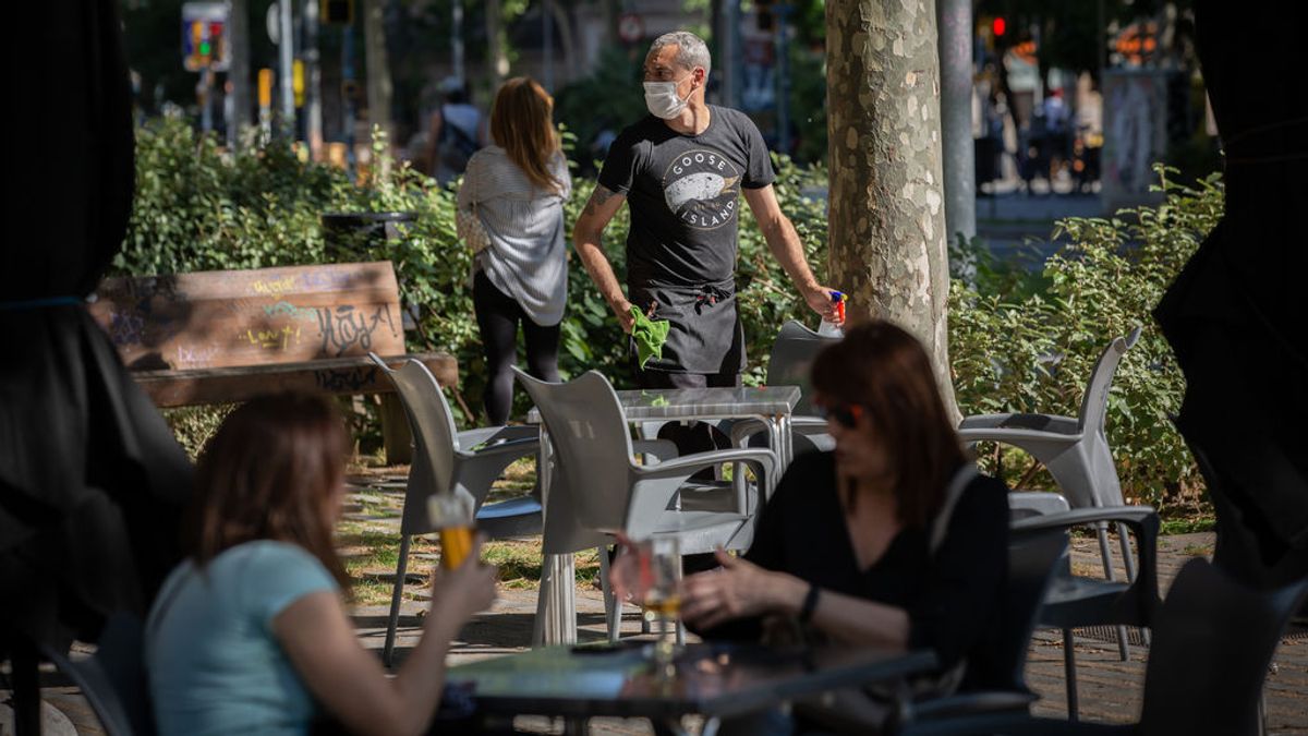 La picardía de los catalanes que van de restaurante a Castellón o Aragón: ¿tienen sentido las restricciones en una sola comunidad?