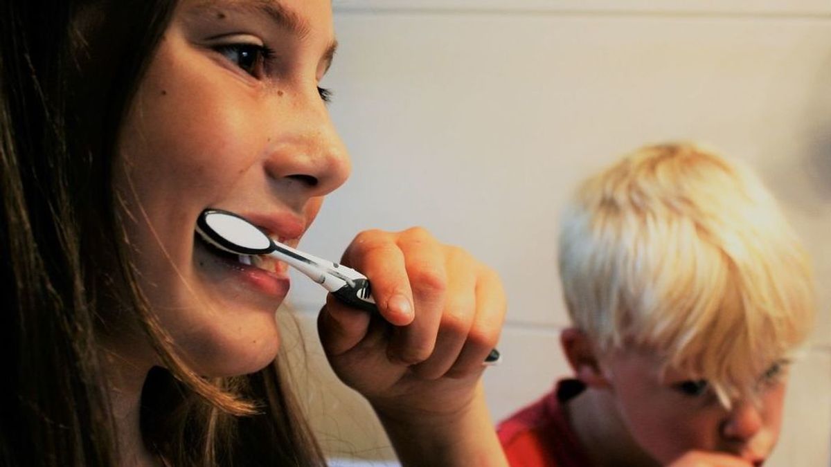Cepillarse los dientes antes de salir de casa puede ayudar a prevenir el covid19