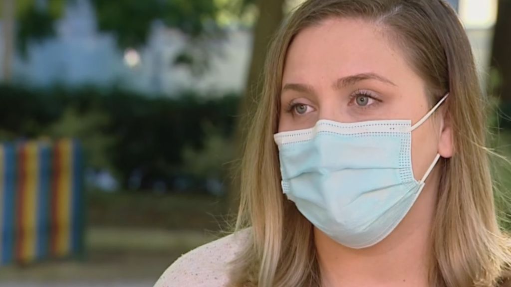Alina, diagnosticada de cáncer de mama, espera una operación que se retrasa por al pandemia