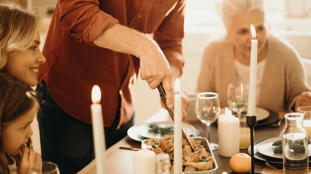 Autocuarentena previa a Navidad para salvar la cena en familia: una propuesta alemana poco realista si se tienen hijos