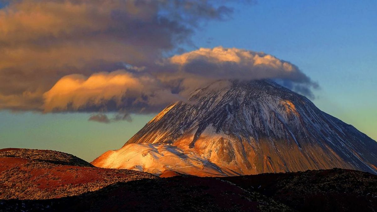 Al Teide le sale 'sombrero': cómo se ha formado esta curiosa nube