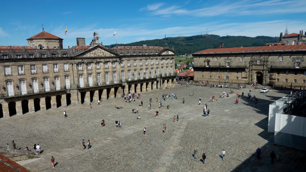 Galicia limita las reuniones sociales a cinco personas Galicia limita las reuniones sociales a cinco personas