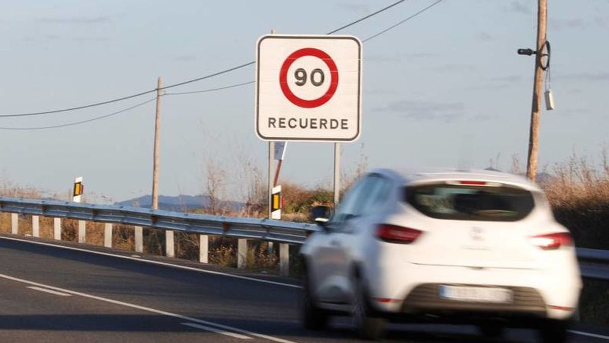 Denuncian a un hombre por conducir a 221 km/h en una carretera limitada a 90 en Garriguella, Girona