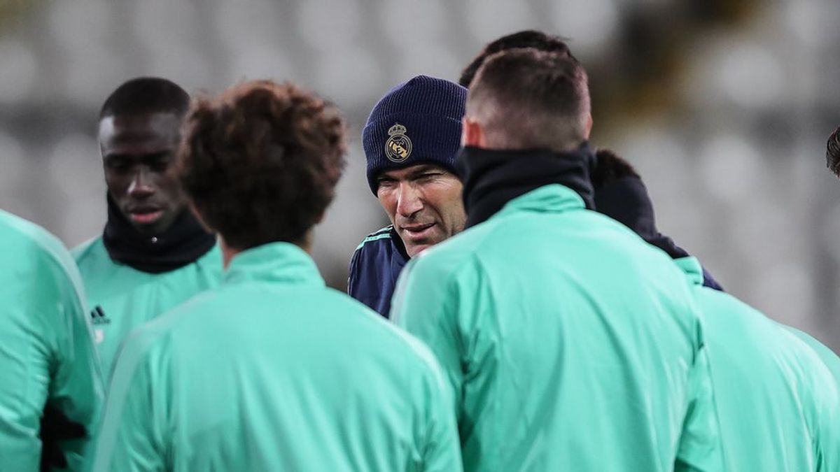 El mensaje de Zidane a los futbolistas antes de afrontar la Champions: no son los favoritos pero quieren dar la sorpresa El mensaje de Zidane a los futbolistas antes de afrontar la Champions: no son los favoritos pero quieren dar la sorpresa