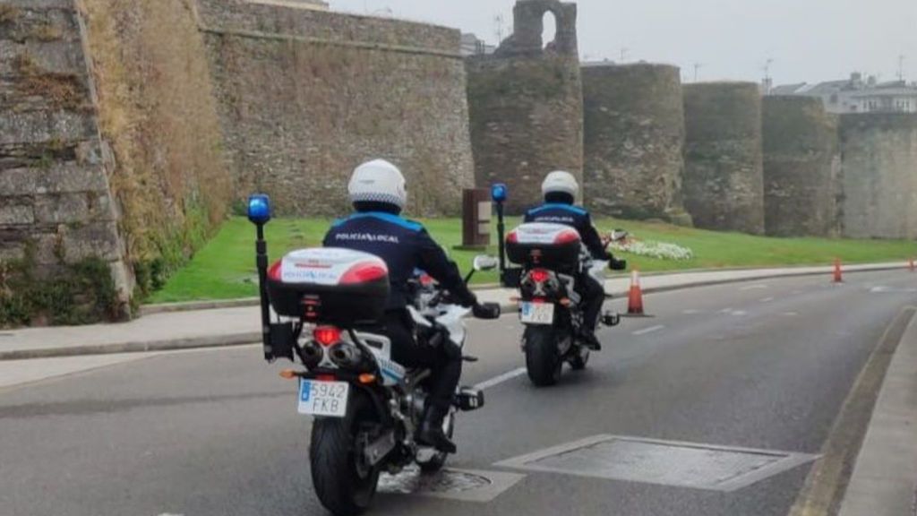Un ladrón arrepentido acude a la Policía para devolver un coche que había robado previamente Un ladrón arrepentido acude a la Policía para devolver un coche que había robado previamente