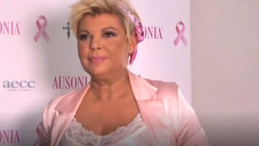 Terelu Campos: “El cáncer de mama sigue existiendo y tenemos que seguir investigando y haciendo nuestras revisiones" Terelu Campos: “El cáncer de mama sigue existiendo y tenemos que seguir investigando y haciendo nuestras revisiones"