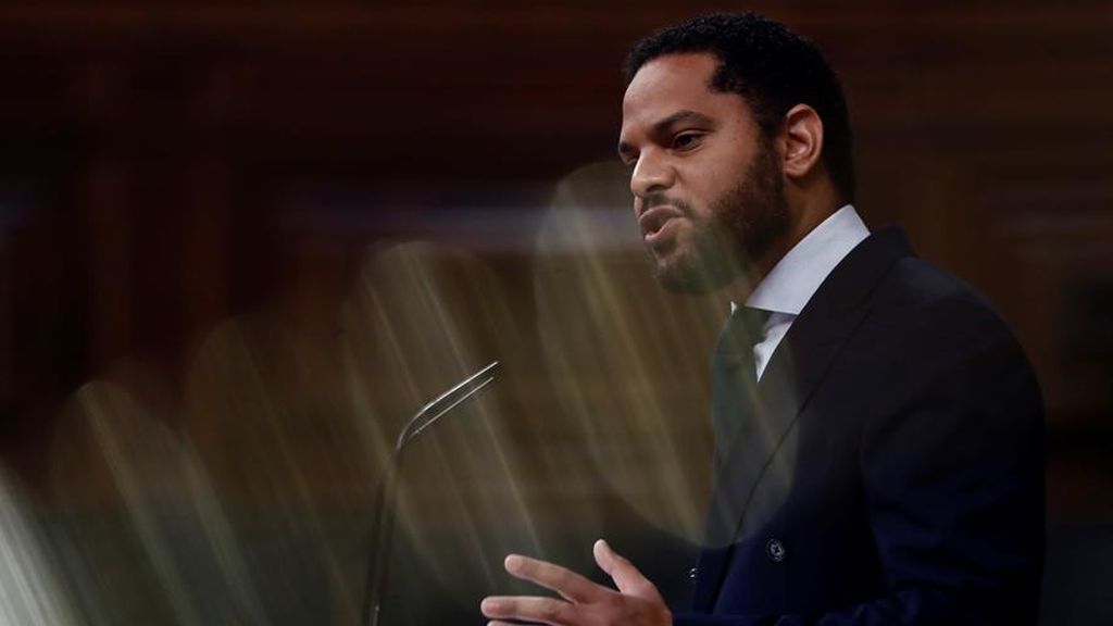El diputado de Vox, Ignacio Garriga, en la tribuna del Congreso El diputado de Vox, Ignacio Garriga, en la tribuna del Congreso