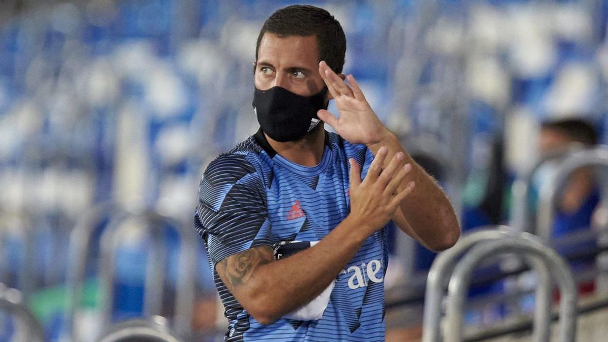 Hazard, en el banquillo de un partido en Valdebebas. Hazard, en el banquillo de un partido en Valdebebas.