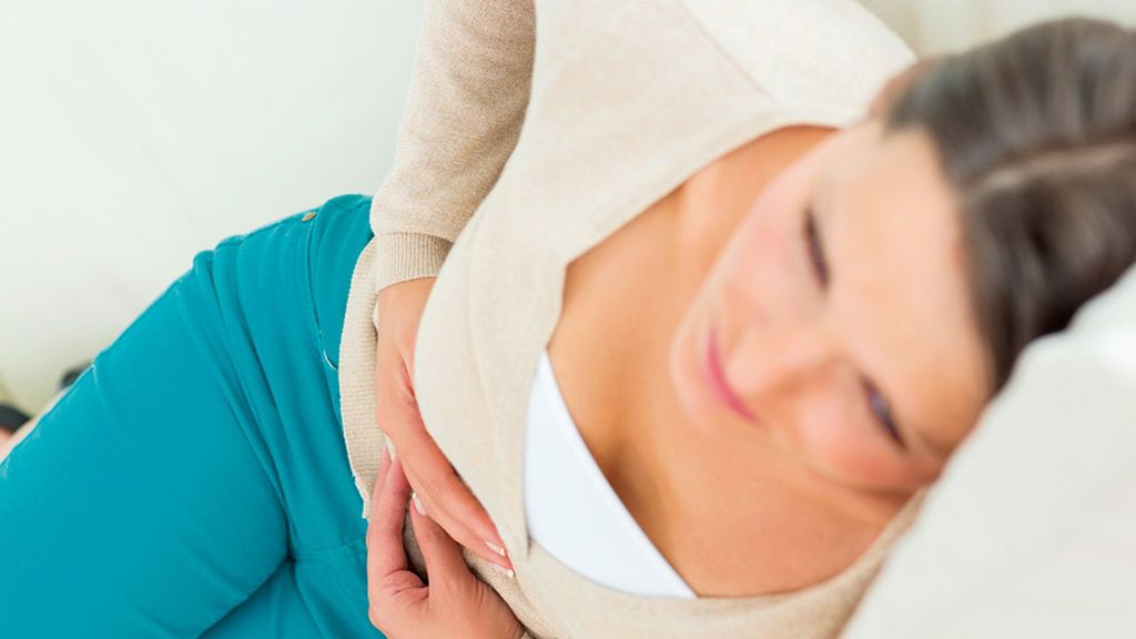 Para aliviar el dolor, lo más recomendable será masajear la zona del útero.