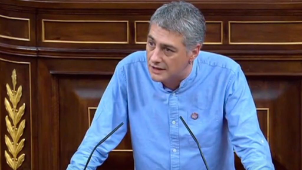 Iker Jiménez se cuela en los zascas del Congreso