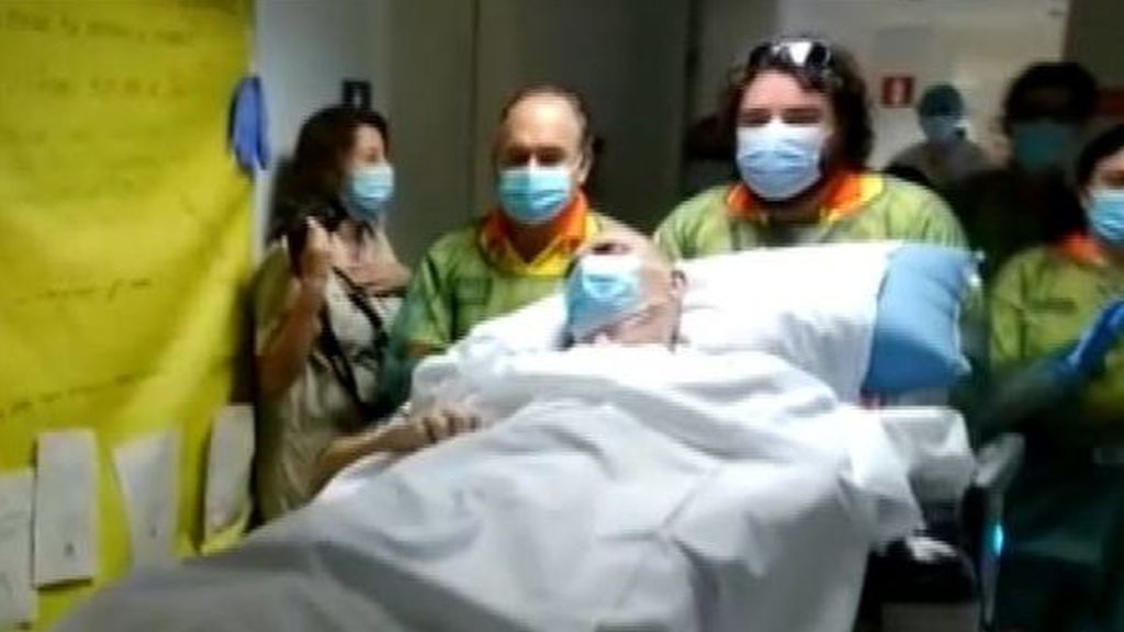 Muere un mes después de dejar la UCI Ángel Mateos, el paciente que más tiempo estuvo ingresado por coronavirus Muere un mes después de dejar la UCI Ángel Mateos, el paciente que más tiempo estuvo ingresado por coronavirus