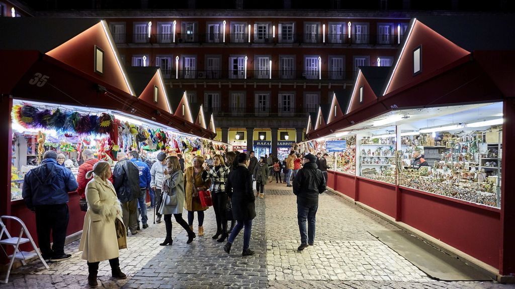 Habrá mercadillo de Navidad en la Plaza Mayor de Madrid con restricciones y ayudas por el covid Habrá mercadillo de Navidad en la Plaza Mayor de Madrid con restricciones y ayudas por el covid