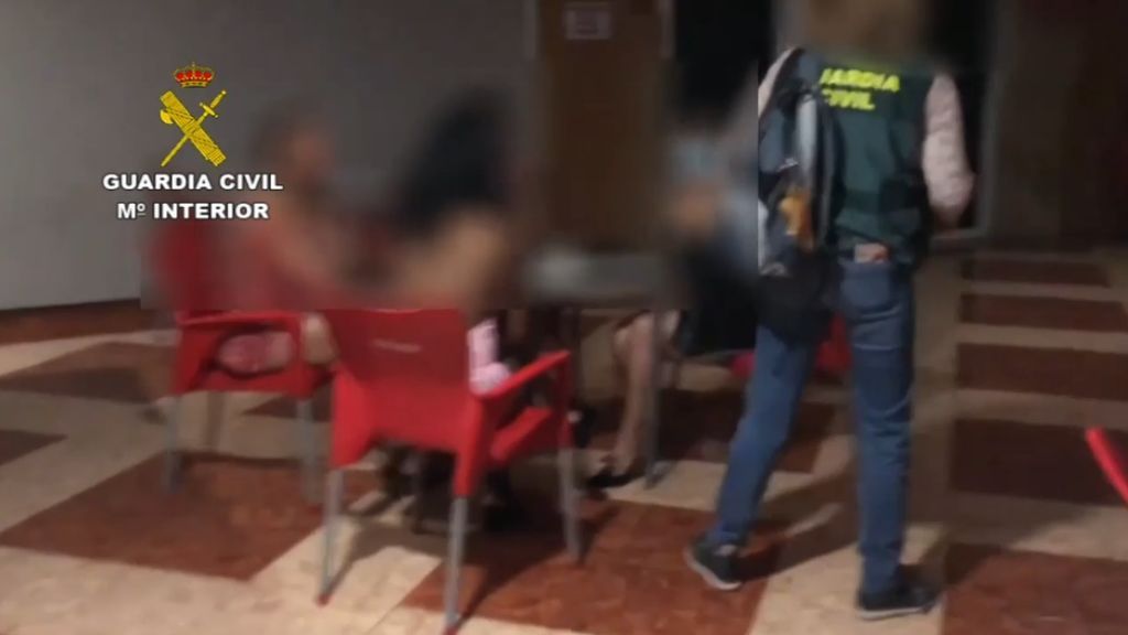 La Guardia Civil desaloja por cuarta vez un club de alterne abierto al público en Rincón de Soto La Guardia Civil desaloja por cuarta vez un club de alterne abierto al público en Rincón de Soto