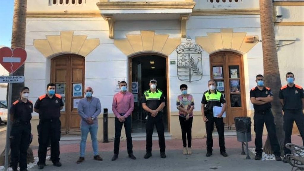 1000 € por saltarse la cuarentena: así combate un pueblo de Almería la escalada de contagios 1000 € por saltarse la cuarentena: así combate un pueblo de Almería la escalada de contagios