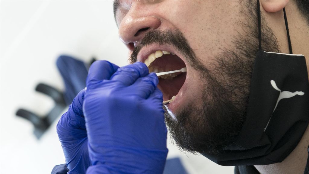 1.060 nuevos contagios en la Comunidad Valenciana, segundo peor dato de toda la pandemia 1.060 nuevos contagios en la Comunidad Valenciana, segundo peor dato de toda la pandemia