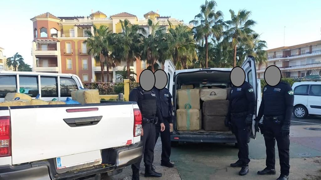 Fardos de droga en una playa de Huelva