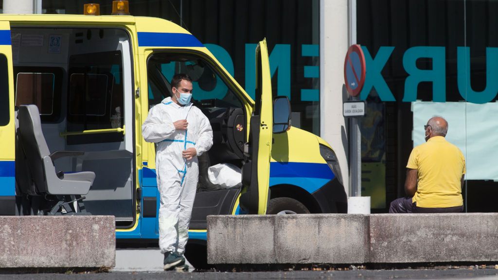 Brote en el área de oncología del hospital de Pontevedra, con 23 positivos y una mujer fallecida Brote en el área de oncología del hospital de Pontevedra, con 23 positivos y una mujer fallecida