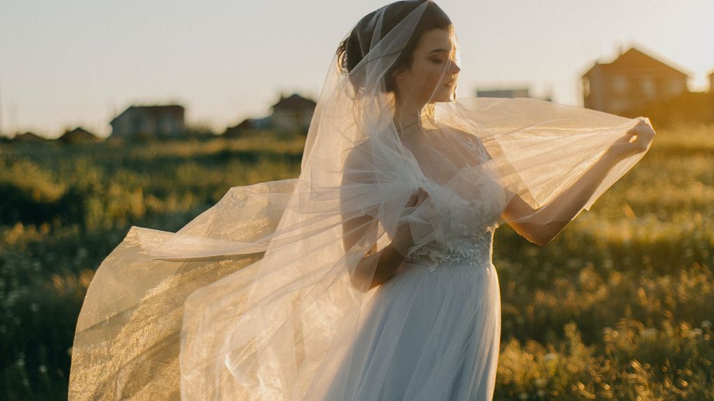 Soñar con un vestido de novia, ¿qué significa tener sueños relacionados con vestidos blancos y matrimonio?