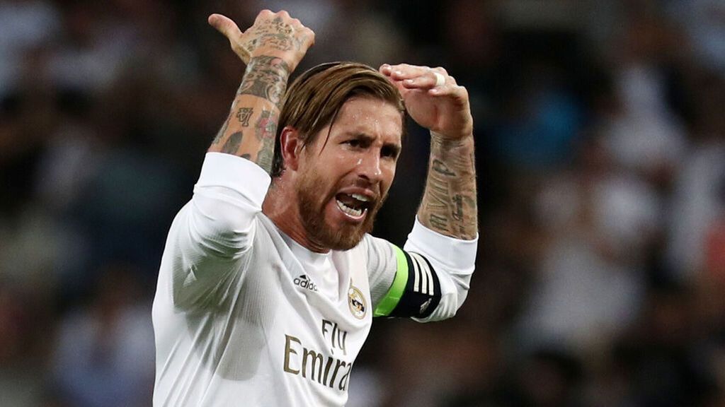 El increíble cambio físico de Sergio Ramos, siempre a la moda: de la melena al rubio platino o la barba hipster