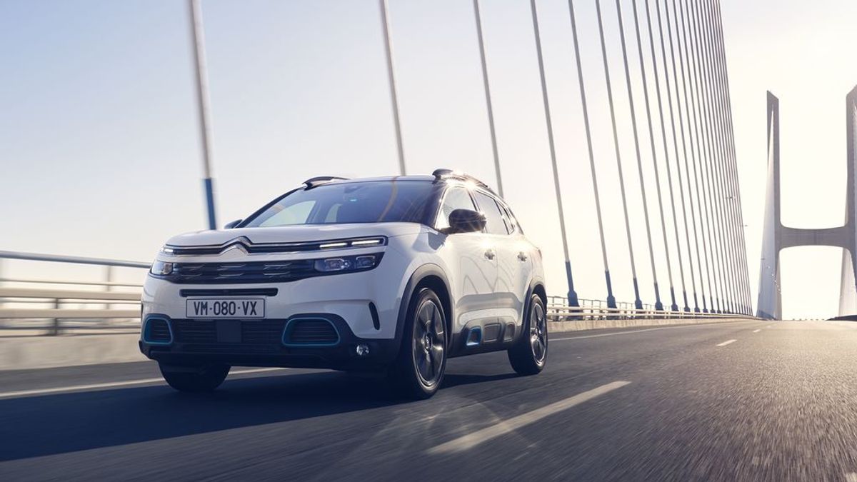 Citroën baja 8.210 € su C5 híbrido enchufable para que financiando sea más barato que un gasolina Citroën baja 8.210 € su C5 híbrido enchufable para que financiando sea más barato que un gasolina