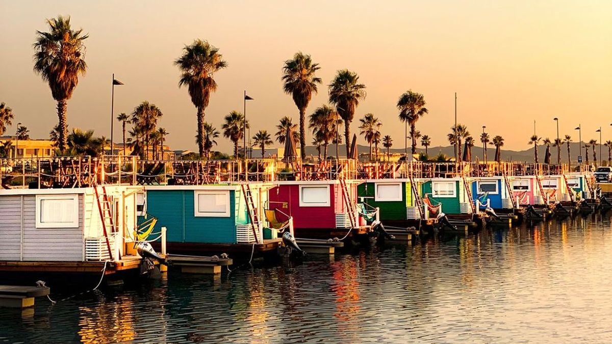 De Holanda a La Línea: la moda de las casas flotantes llega a España por Cádiz