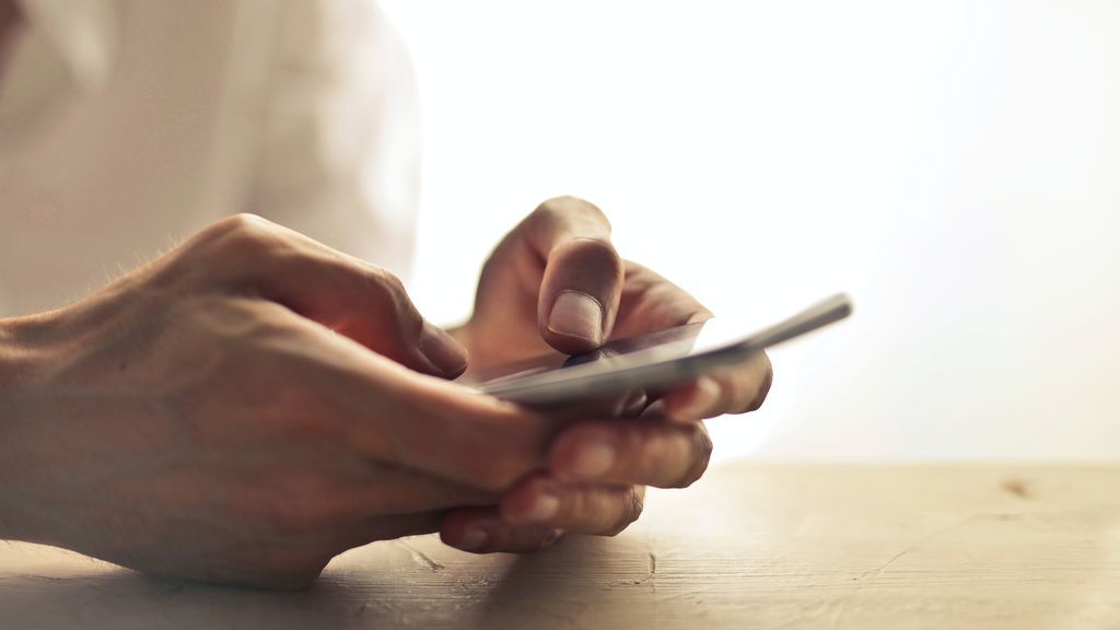 WhatsAppitis: El uso continuado del móvil nos está cambiando el pulgar WhatsAppitis: El uso continuado del móvil nos está cambiando el pulgar