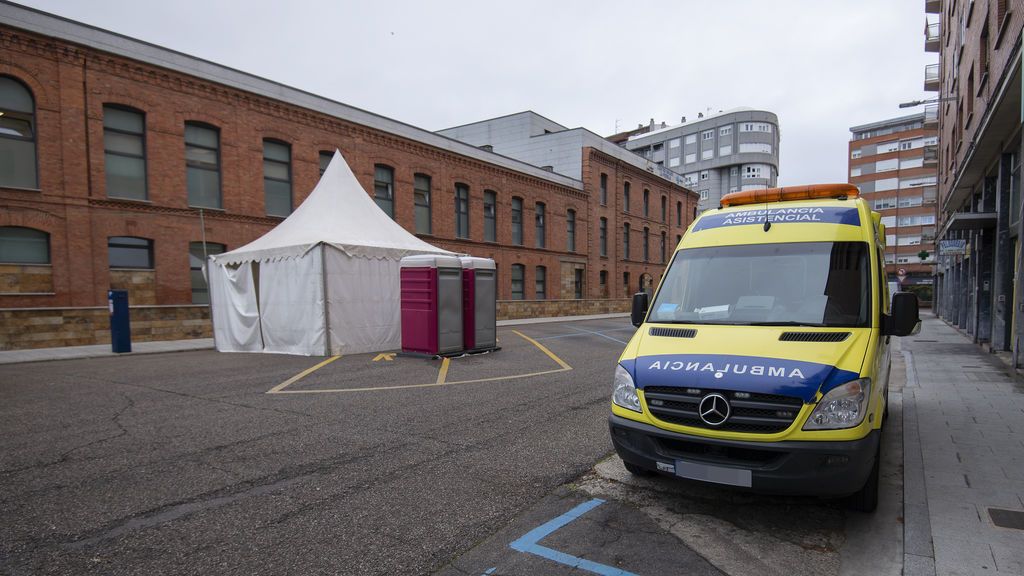 Sanidad declarará el estado de alarma en Castilla y León para imponer un toque de queda Sanidad declarará el estado de alarma en Castilla y León para imponer un toque de queda