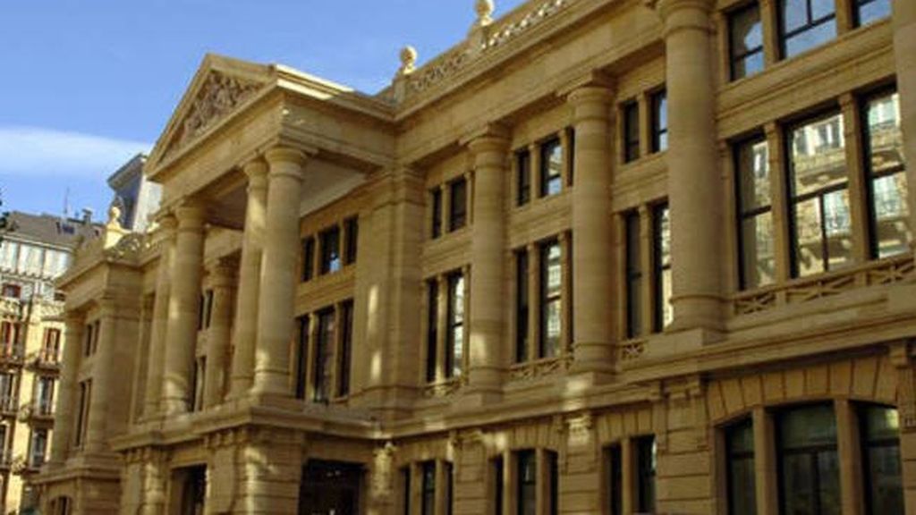 Un hombre de 27 años, condenado a ocho años de prisión por acostarse con su novia de 14 Un hombre de 27 años, condenado a ocho años de prisión por acostarse con su novia de 14
