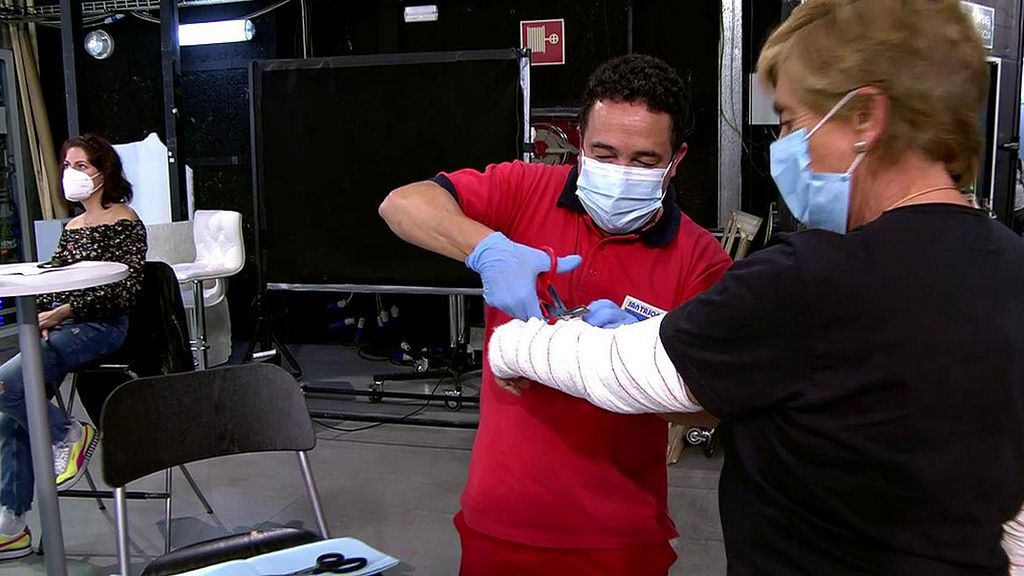 Chelo García Cortés se libra de las escayolas