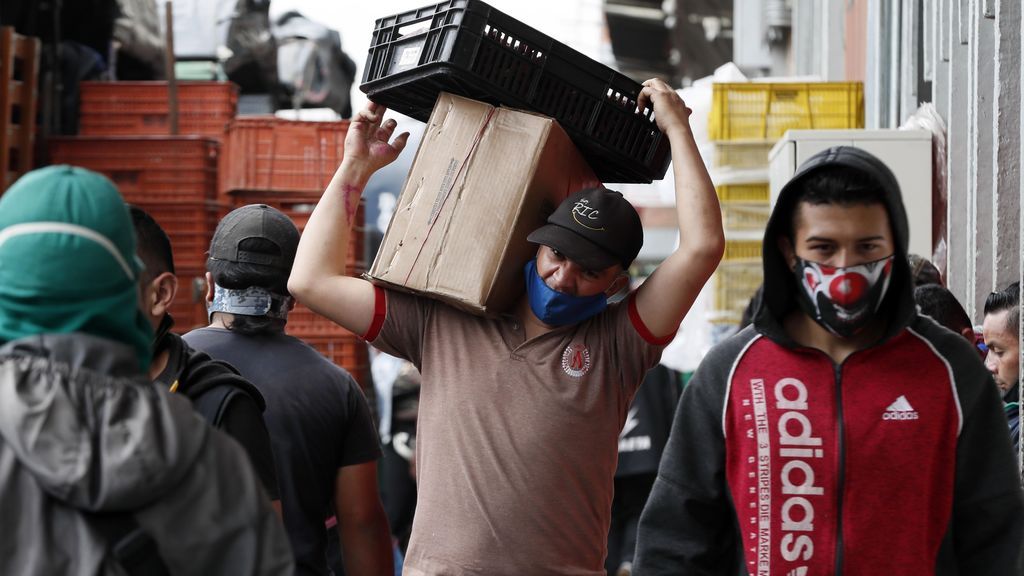 Colombia llega al millón de casos con el temor a una nueva ola de la pandemia