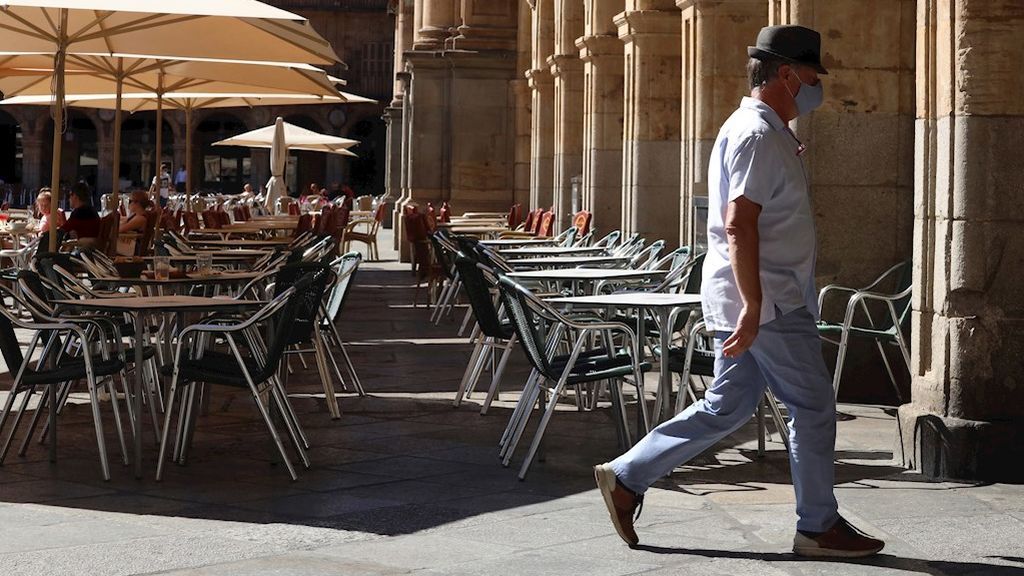 La curva de contagios se dispara en España: nueve comunidades registran récords de casos este sábado La curva de contagios se dispara en España: nueve comunidades registran récords de casos este sábado