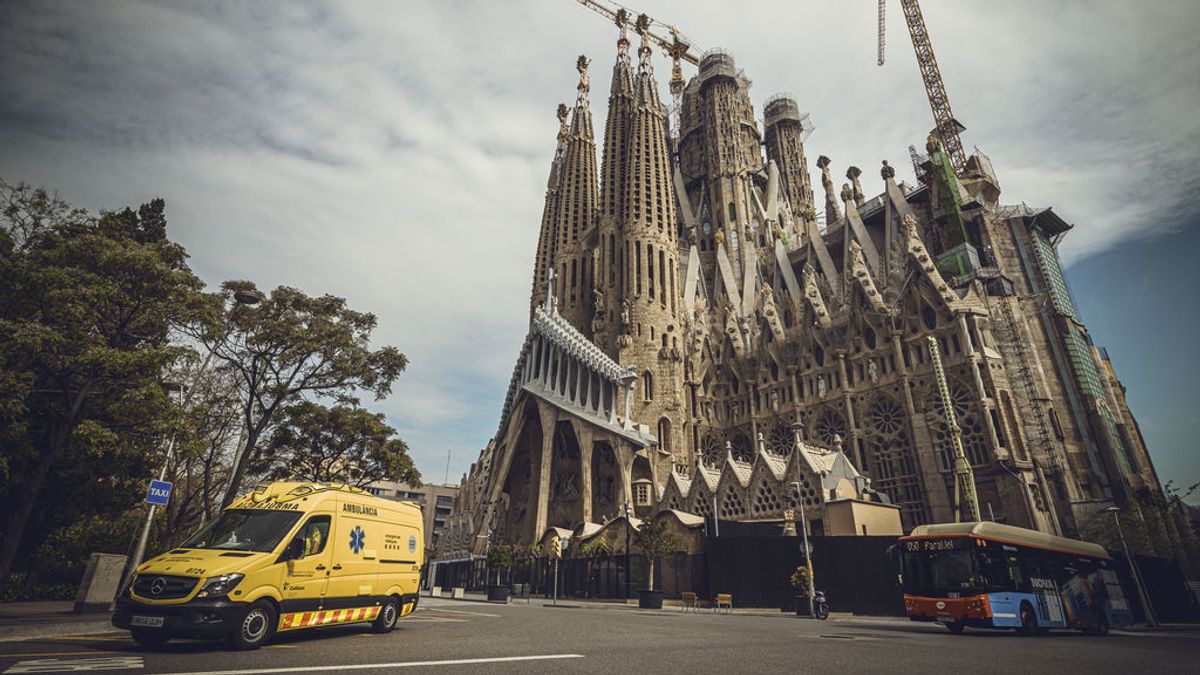 La pandemia se descontrola en Cataluña con 6.000 positivos más y 48 muertes en el último día La pandemia se descontrola en Cataluña con 6.000 positivos más y 48 muertes en el último día