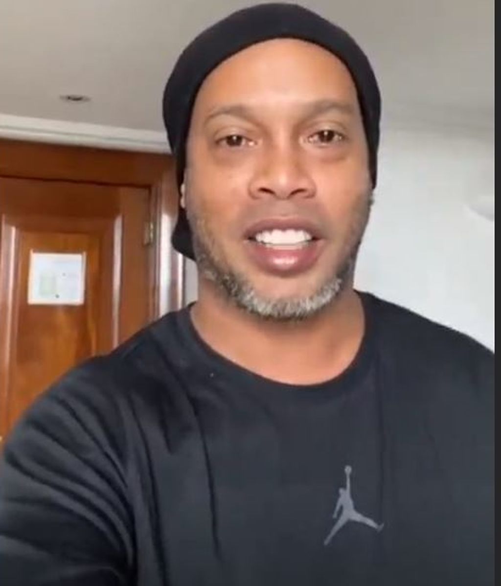 Ronaldinho anuncia que es positivo en coronavirus