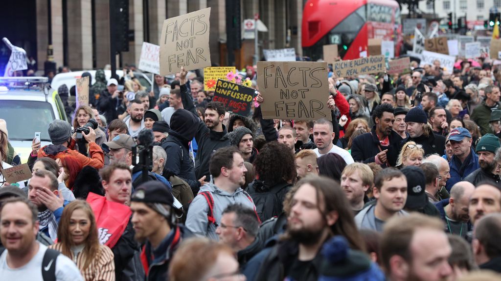 Protesta en Londres contra las restricciones