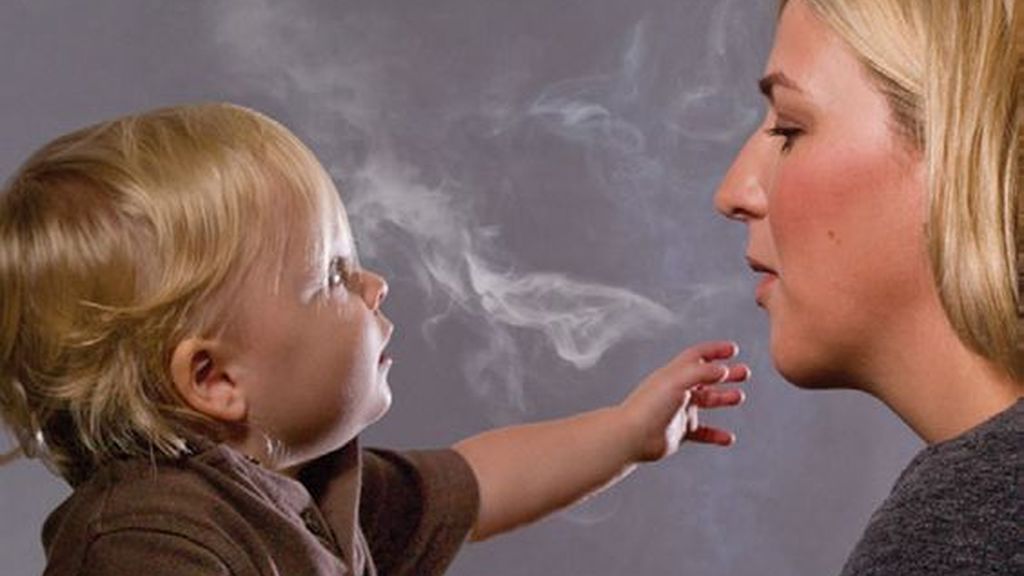 El tabaquismo pasivo podrá afectar a los niños, a las mujeres embarazadas y, también, a aquellas que dan el pecho.