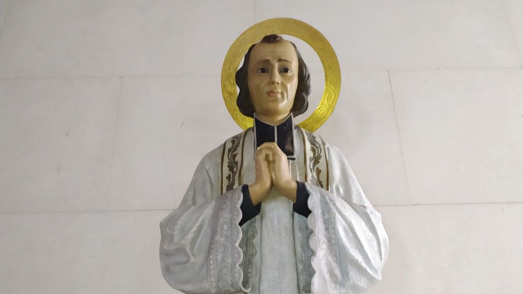 Imagen del Santo Cura de Ars que tienen en esta parroquia de Vigo