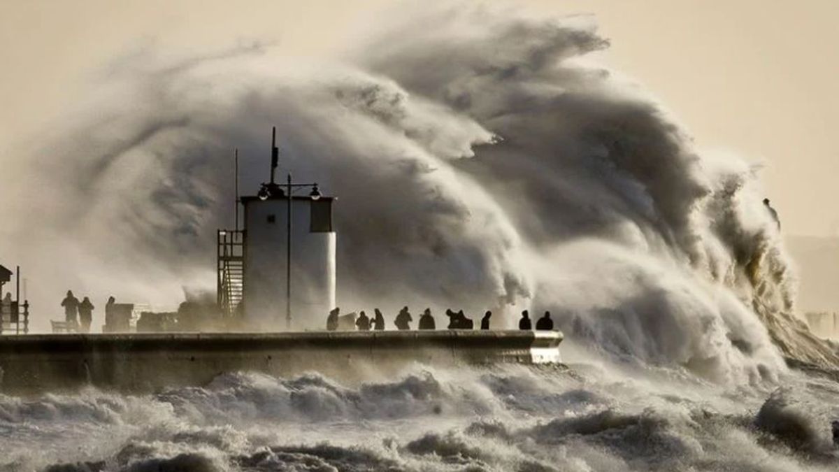 La bomba meteorológica Épsilon puede traer olas gigantes a España