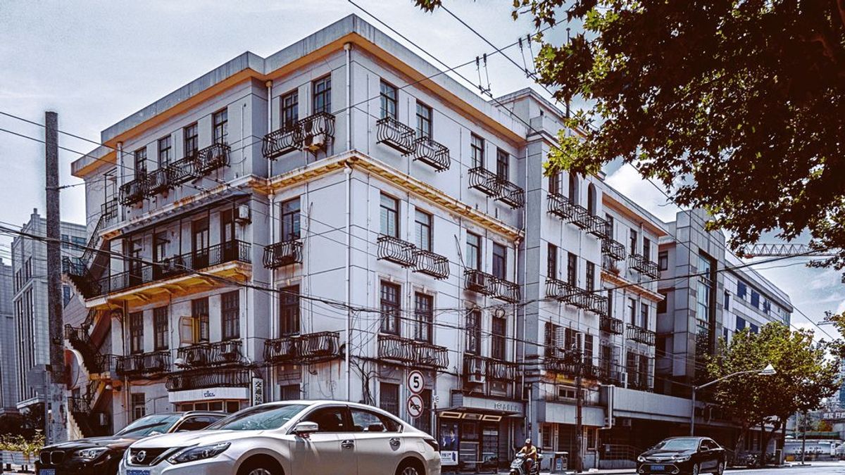 Trasladan 60 metros un edificio en Shanghái de 7.6000 toneladas para evitar su demolición Trasladan 60 metros un edificio en Shanghái de 7.6000 toneladas para evitar su demolición