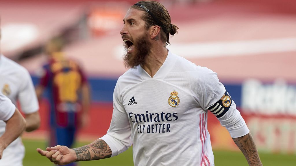 Sergio Ramos celebra su gol de penalti en el Camp Nou.