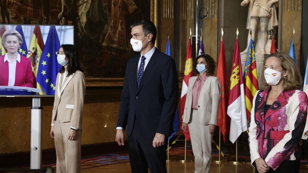 Sánchez promete a las autonomías gestionar la mitad de los fondos europeos Sánchez promete a las autonomías gestionar la mitad de los fondos europeos