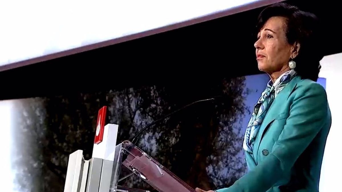 Botín, sobre un posible ERE: "Cuando haya una propuesta, los sindicatos serán los primeros en conocerla" Botín, sobre un posible ERE: "Cuando haya una propuesta, los sindicatos serán los primeros en conocerla"