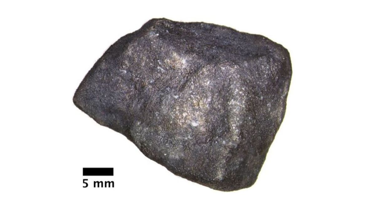 Hallan restos extraterrestres en un meteorito que cayó a un lago helado en Michigan